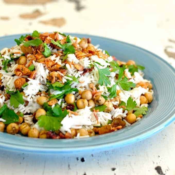 Middle Eastern Chickpea Rice - delicately fragrant, and only requiring 5 minutes prep, so darn tasty!